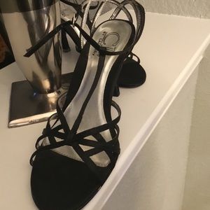 Chinese Laundry Medium Heel Black Pumps